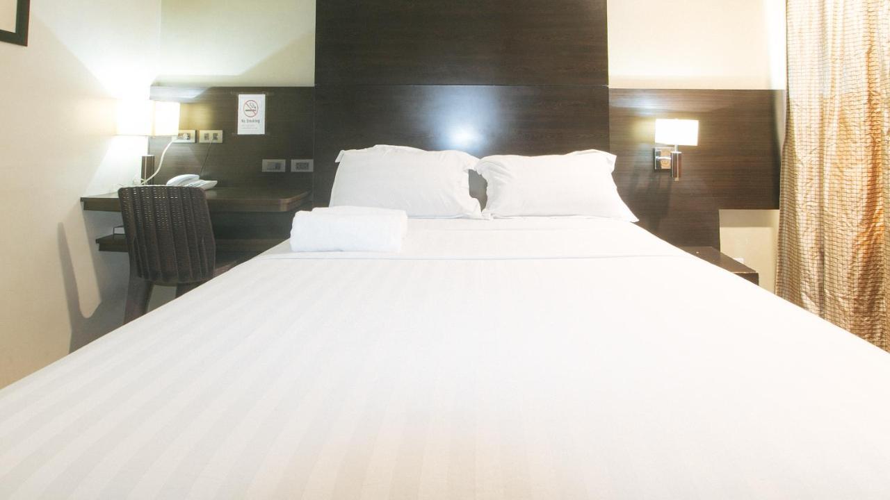 Lorenzzo Suites Hotel Makati City Luaran gambar